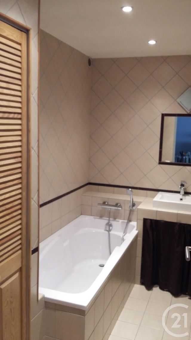 Appartement T2 à louer - 2 pièces - 51.0 m2 - MARSEILLE - 13013 - PROVENCE-ALPES-COTE-D-AZUR - Century 21 Immo-Conseil Appartement T2 à louer - 2 pièces - 51.0 m2 - MARSEILLE - 13013 - PROVENCE-ALPES-COTE-D-AZUR - Century 21 Immo-Conseil