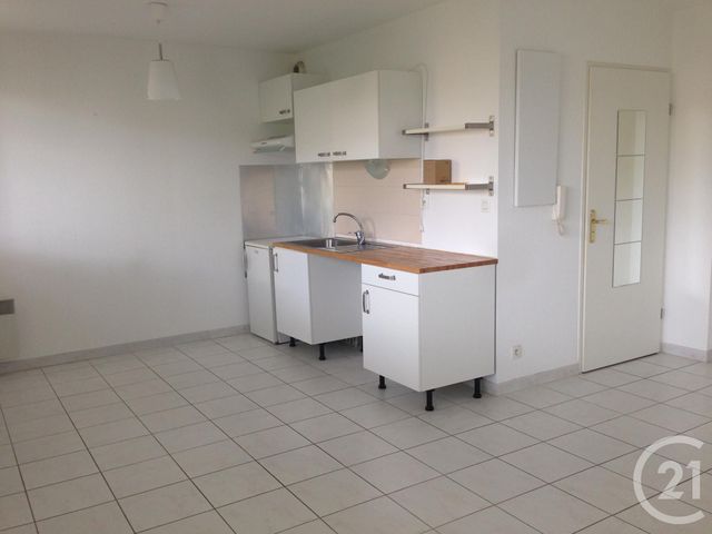 Appartement F1 à louer - 1 pièce - 31.0 m2 - MARSEILLE - 13013 - PROVENCE-ALPES-COTE-D-AZUR - Century 21 Immo-Conseil Appartement F1 à louer - 1 pièce - 31.0 m2 - MARSEILLE - 13013 - PROVENCE-ALPES-COTE-D-AZUR - Century 21 Immo-Conseil