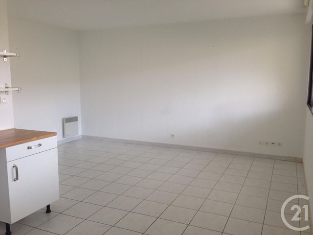 Appartement F1 à louer - 1 pièce - 31.0 m2 - MARSEILLE - 13013 - PROVENCE-ALPES-COTE-D-AZUR - Century 21 Immo-Conseil Appartement F1 à louer - 1 pièce - 31.0 m2 - MARSEILLE - 13013 - PROVENCE-ALPES-COTE-D-AZUR - Century 21 Immo-Conseil