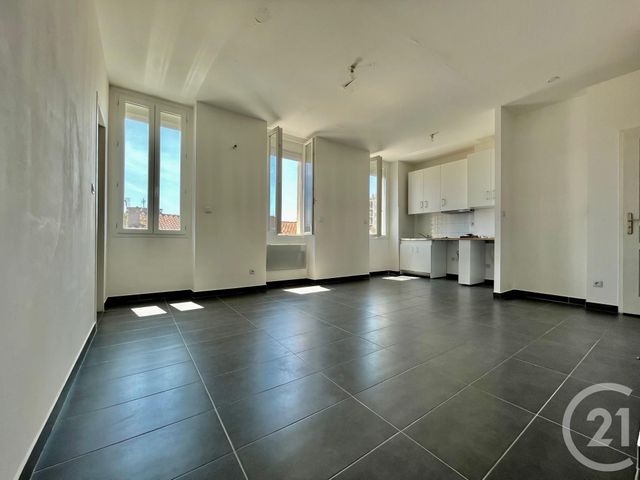Afficher la photo en grand Appartement T2 à louer - 2 pièces - 39.61 m2 - MARSEILLE - 13004 - PROVENCE-ALPES-COTE-D-AZUR - Century 21 Immo-Conseil