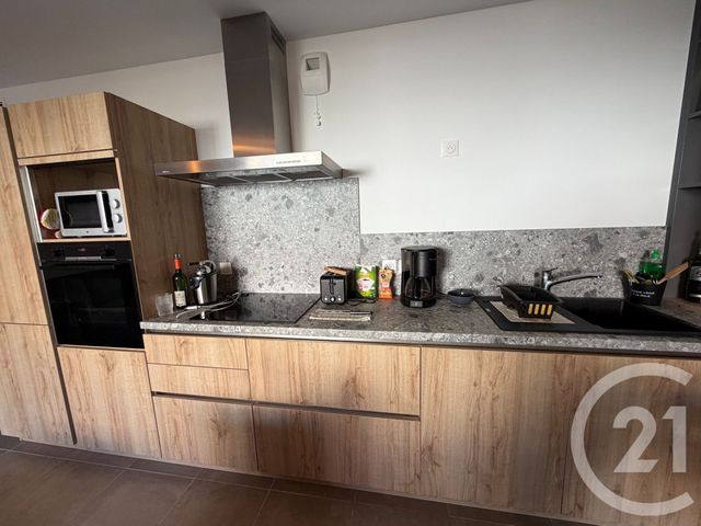 Afficher la photo en grand Appartement à louer - 3 pièces - 58.89 m2 - MARSEILLE - 13006 - PROVENCE-ALPES-COTE-D-AZUR - Century 21 Immo-Conseil