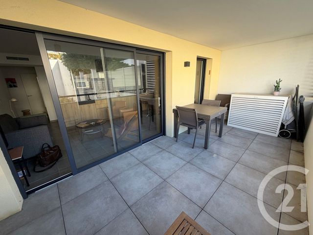 Afficher la photo en grand Appartement à louer - 3 pièces - 58.89 m2 - MARSEILLE - 13006 - PROVENCE-ALPES-COTE-D-AZUR - Century 21 Immo-Conseil