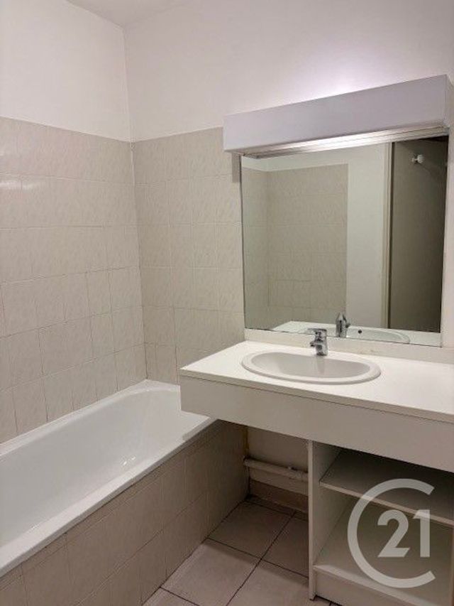 Appartement T2 à louer - 2 pièces - 48.44 m2 - MARSEILLE - 13008 - PROVENCE-ALPES-COTE-D-AZUR - Century 21 Immo-Conseil
