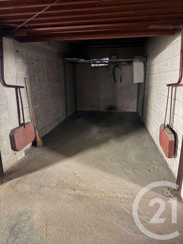 parking à louer - 14.0 m2 - MARSEILLE - 13013 - PROVENCE-ALPES-COTE-D-AZUR - Century 21 Immo-Conseil