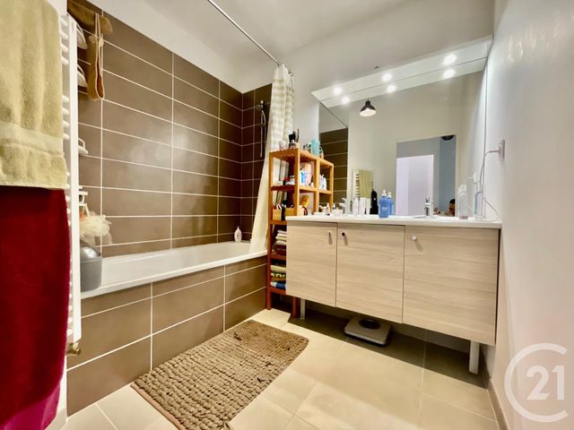 Appartement à louer - 3 pièces - 63.35 m2 - MARSEILLE - 13013 - PROVENCE-ALPES-COTE-D-AZUR - Century 21 Immo-Conseil