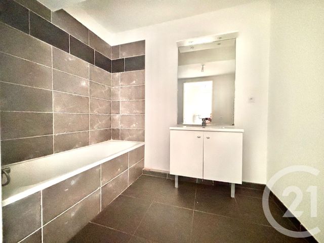 Appartement T4 à louer - 4 pièces - 74.71 m2 - MARSEILLE - 13013 - PROVENCE-ALPES-COTE-D-AZUR - Century 21 Immo-Conseil