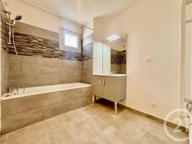 Appartement à louer - 3 pièces - 63.18 m2 - MARSEILLE - 13014 - PROVENCE-ALPES-COTE-D-AZUR - Century 21 Immo-Conseil