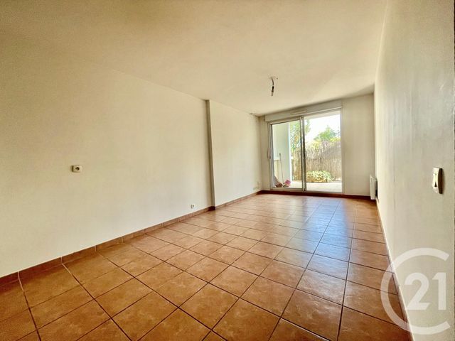 Appartement à louer - 3 pièces - 49.0 m2 - MARSEILLE - 13013 - PROVENCE-ALPES-COTE-D-AZUR - Century 21 Immo-Conseil