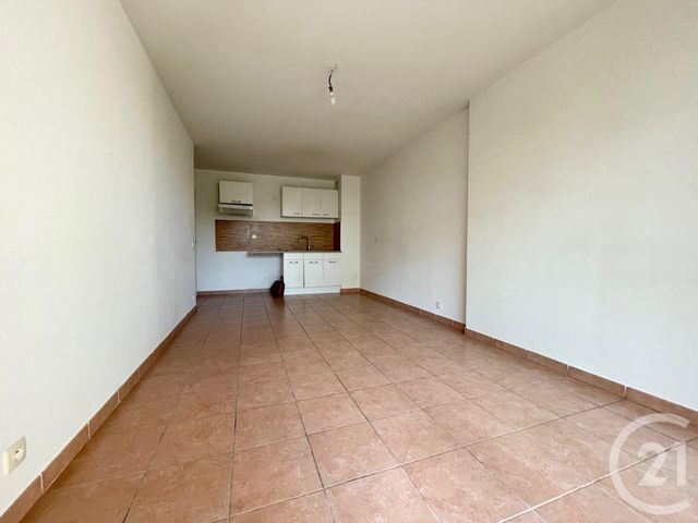 Appartement à louer - 3 pièces - 49.0 m2 - MARSEILLE - 13013 - PROVENCE-ALPES-COTE-D-AZUR - Century 21 Immo-Conseil