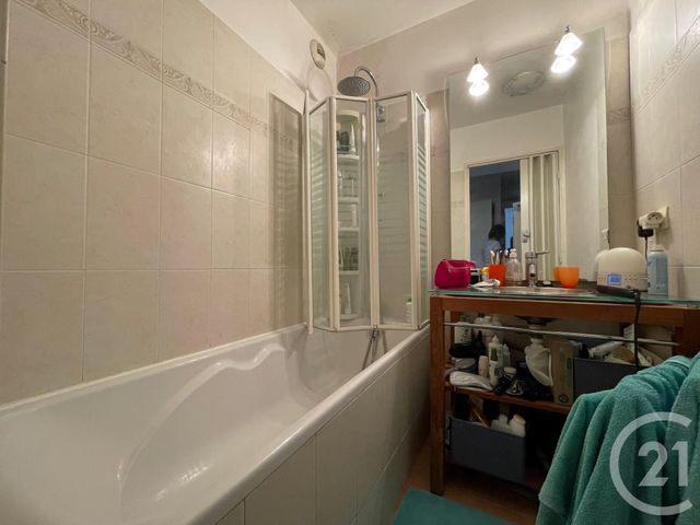 Appartement à louer - 3 pièces - 49.0 m2 - MARSEILLE - 13013 - PROVENCE-ALPES-COTE-D-AZUR - Century 21 Immo-Conseil