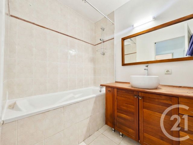 Appartement T4 à louer - 4 pièces - 84.38 m2 - MARSEILLE - 13013 - PROVENCE-ALPES-COTE-D-AZUR - Century 21 Immo-Conseil