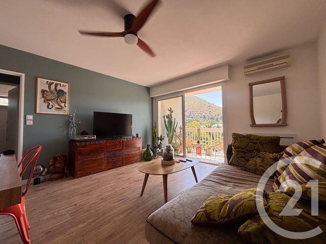 Appartement à louer - 2 pièces - 49.8 m2 - MARSEILLE - 13009 - PROVENCE-ALPES-COTE-D-AZUR - Century 21 Immo-Conseil