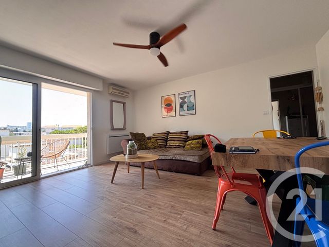 Appartement à louer - 2 pièces - 49.8 m2 - MARSEILLE - 13009 - PROVENCE-ALPES-COTE-D-AZUR - Century 21 Immo-Conseil