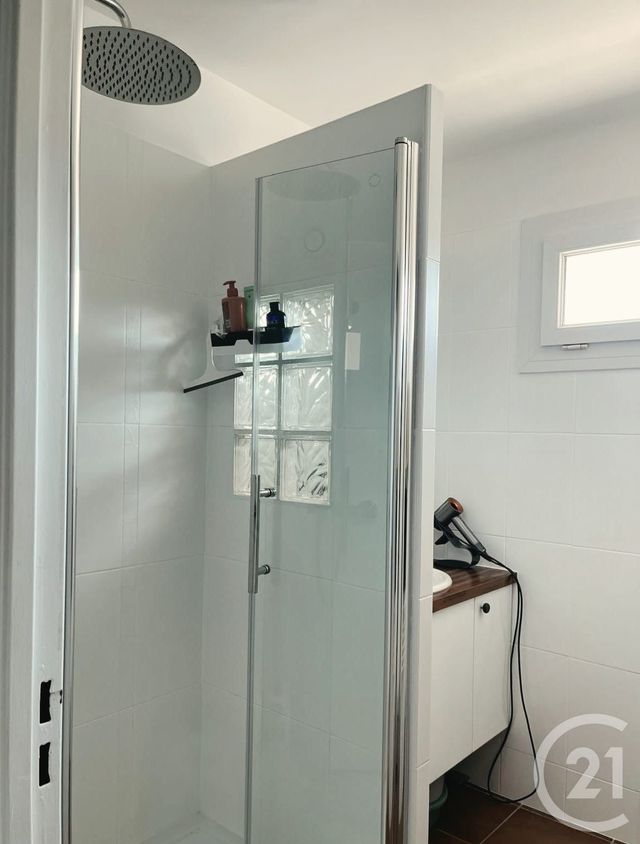 Appartement à louer - 2 pièces - 49.8 m2 - MARSEILLE - 13009 - PROVENCE-ALPES-COTE-D-AZUR - Century 21 Immo-Conseil