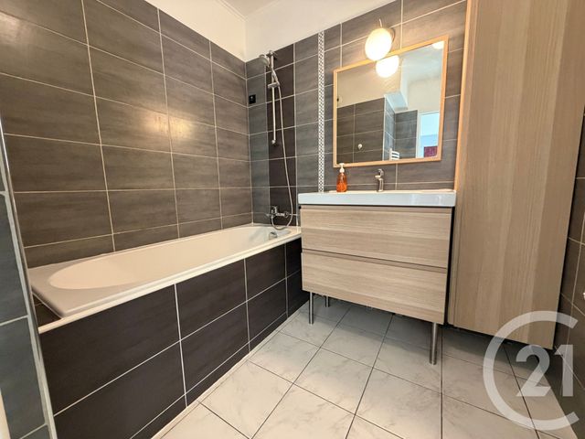 Appartement T4 à louer - 4 pièces - 87.19 m2 - MARSEILLE - 13013 - PROVENCE-ALPES-COTE-D-AZUR - Century 21 Immo-Conseil