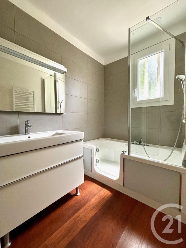 Appartement T3 à louer - 3 pièces - 72.68 m2 - MARSEILLE - 13013 - PROVENCE-ALPES-COTE-D-AZUR - Century 21 Immo-Conseil