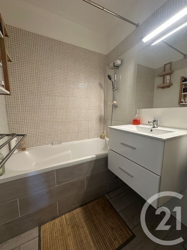 Appartement T2 à louer - 2 pièces - 43.26 m2 - MARSEILLE - 13013 - PROVENCE-ALPES-COTE-D-AZUR - Century 21 Immo-Conseil