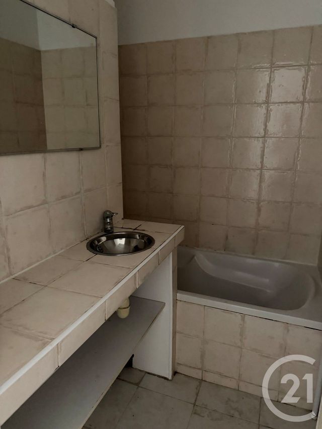 Appartement T3 à louer - 3 pièces - 55.0 m2 - MARSEILLE - 13013 - PROVENCE-ALPES-COTE-D-AZUR - Century 21 Immo-Conseil