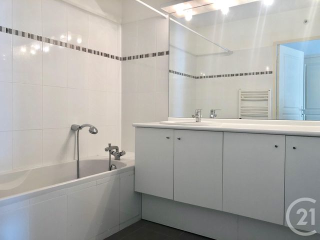 Appartement T4 à louer - 4 pièces - 83.49 m2 - MARSEILLE - 13013 - PROVENCE-ALPES-COTE-D-AZUR - Century 21 Immo-Conseil